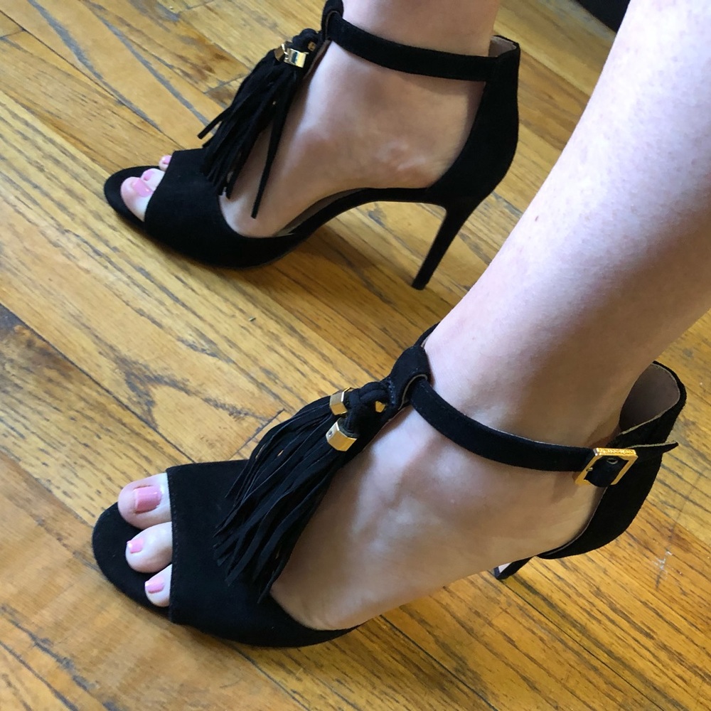 Louise et cie  black suede tassle heels sz 7.5 - Picture 6 of 6